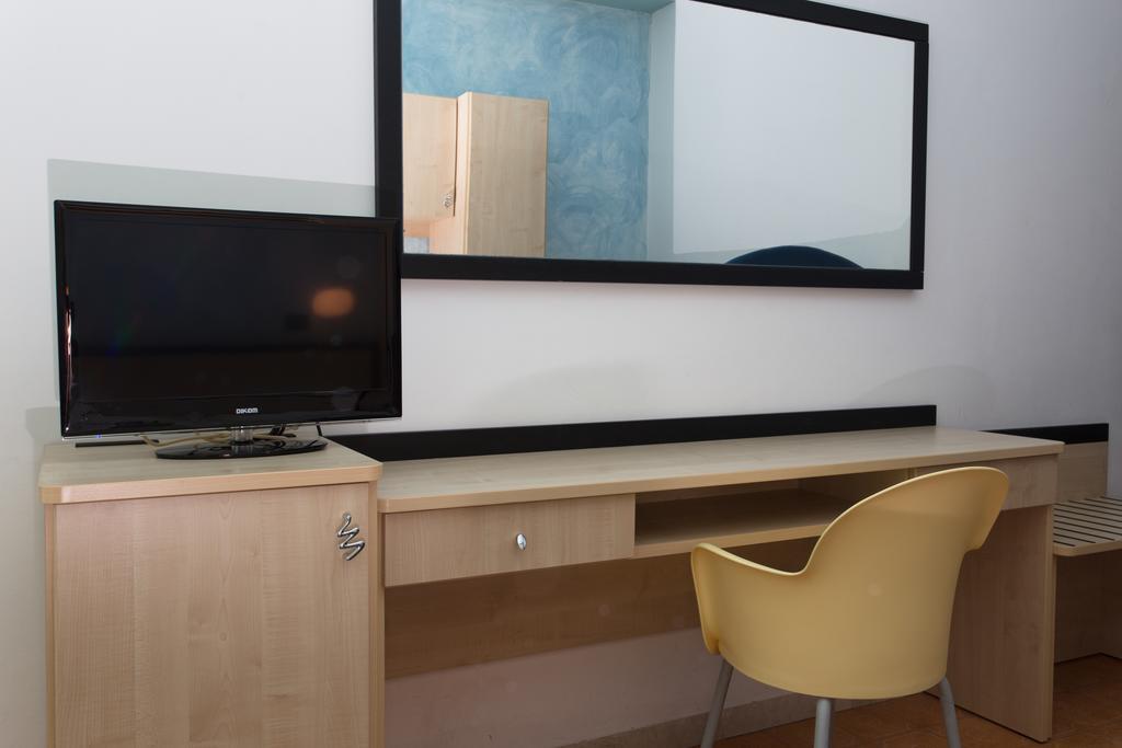 Hotel New Castle Cesenatico Zimmer foto